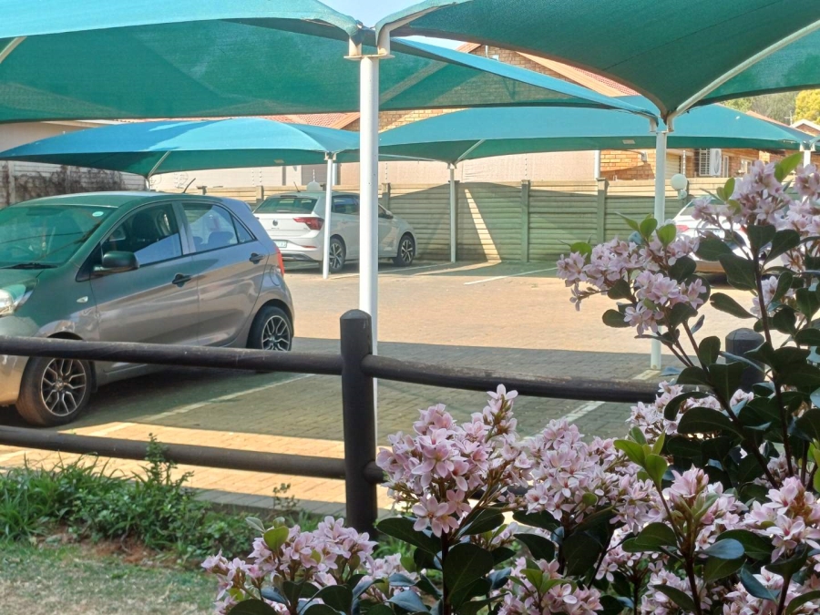 1 Bedroom Property for Sale in Langenhovenpark Free State